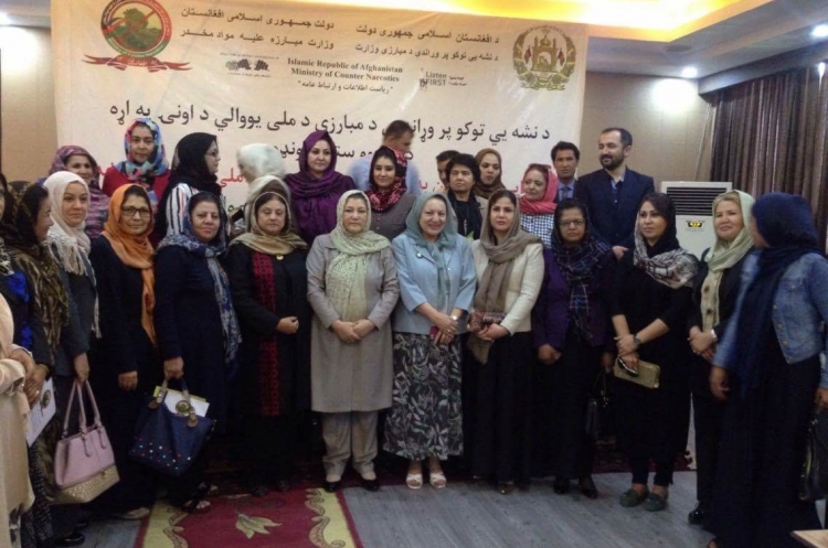 Mike Albin giving his talk at the 2017 Kabultec Benefit Dinner.
